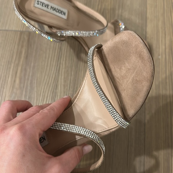 Heels - Picture 5 of 6